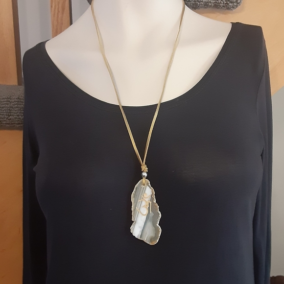 Agate OM Mantra/ Faux Gold Cord/ Silver Tone Bead Pendant/ Necklace - Picture 7 of 8